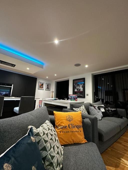 Stunning & Fun 4 Bed In The Heart Of Hébergement de vacances