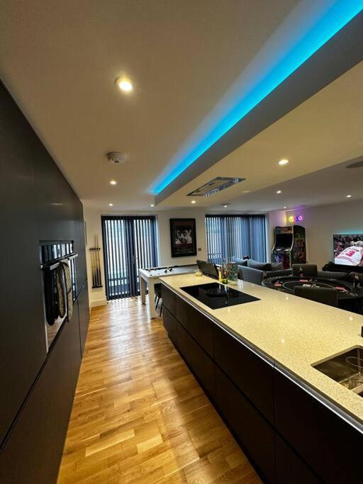 Stunning & Fun 4 Bed In The Heart Of Hébergement de vacances Hove